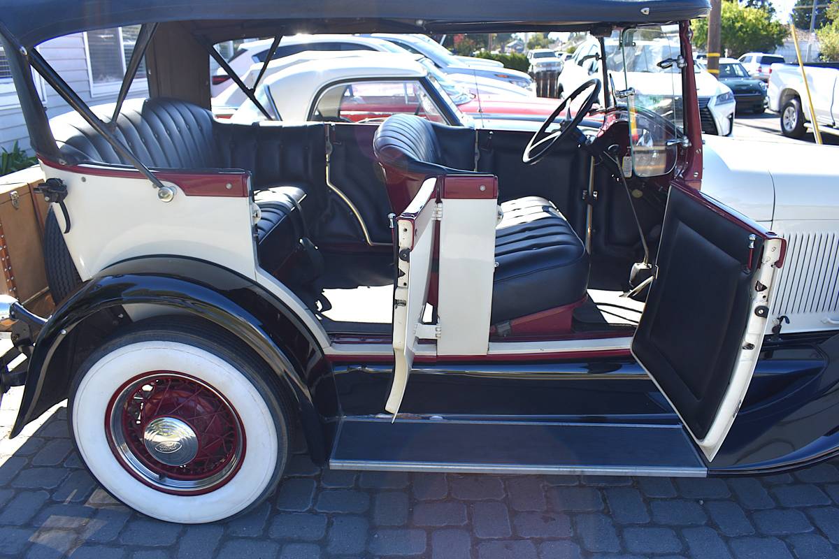 Ford-model-a-phaeton-1928-custom-13