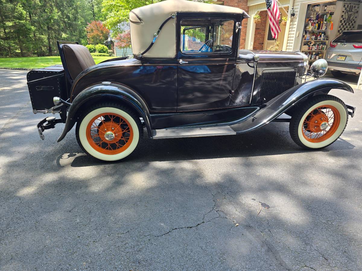 Ford-model-a-sport-coupe-1931-brown-1