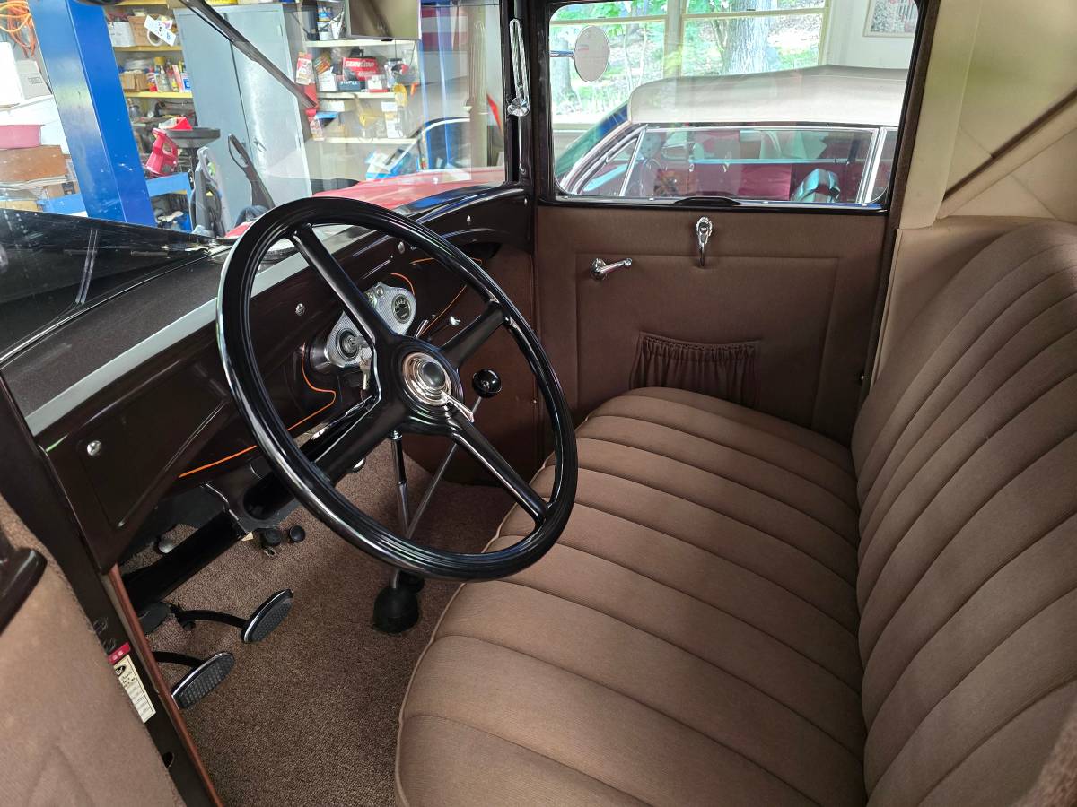Ford-model-a-sport-coupe-1931-brown-2