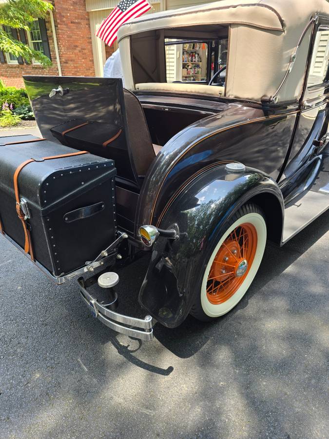 Ford-model-a-sport-coupe-1931-brown-3
