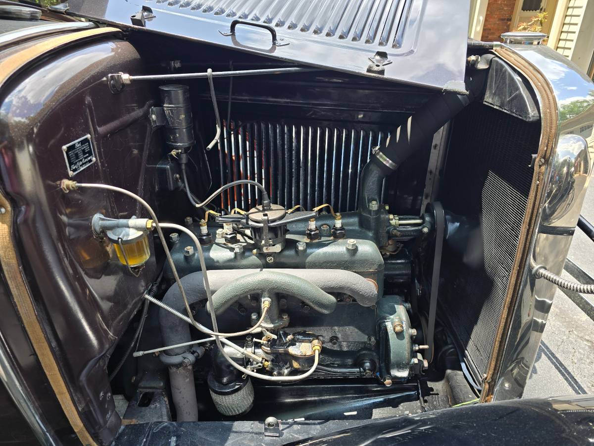 Ford-model-a-sport-coupe-1931-brown-5