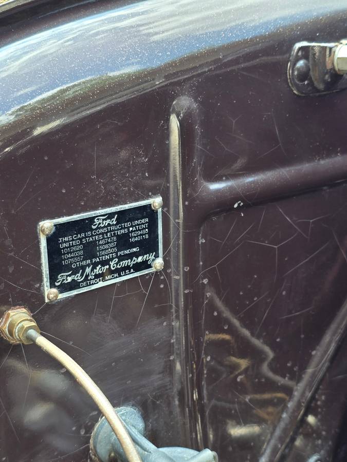 Ford-model-a-sport-coupe-1931-brown-7