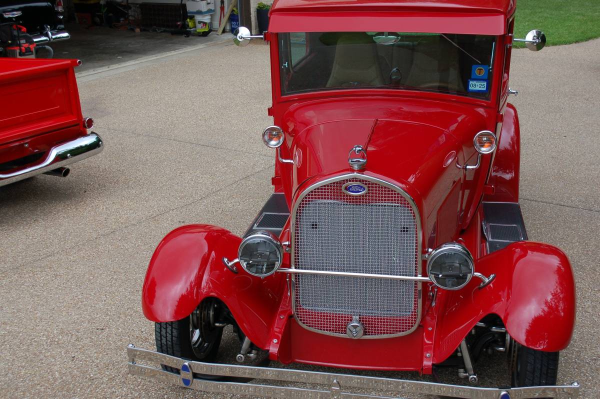 Ford-model-a-tudor-1928-red-1
