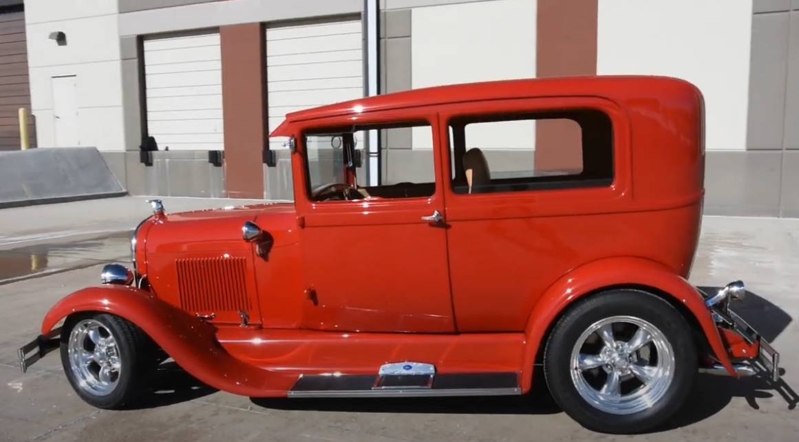 Ford-model-a-tudor-1928-red-2