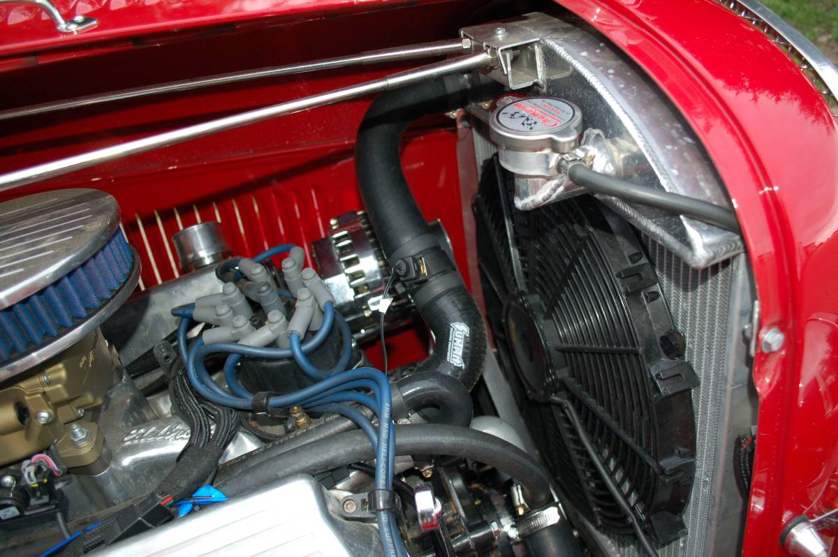 Ford-model-a-tudor-1928-red-22