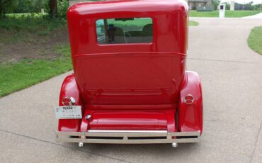 Ford-model-a-tudor-1928-red-3