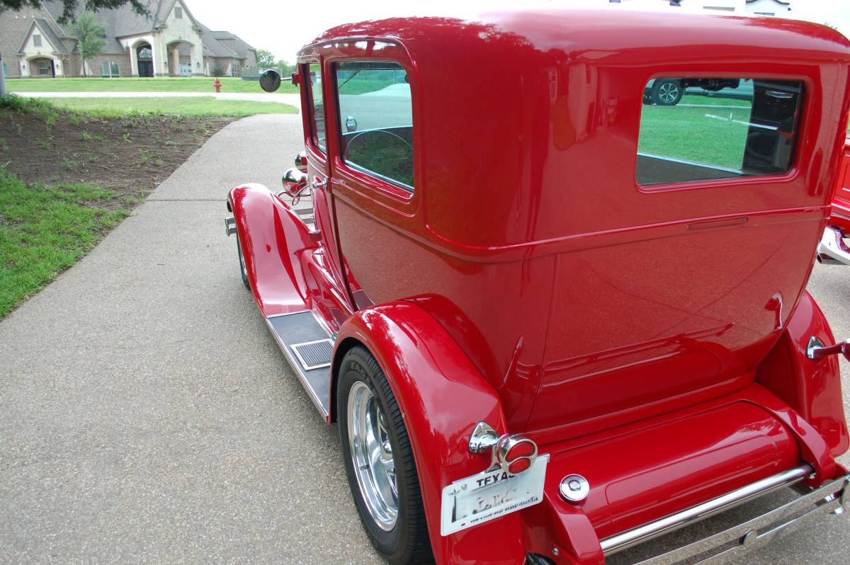 Ford-model-a-tudor-1928-red-4