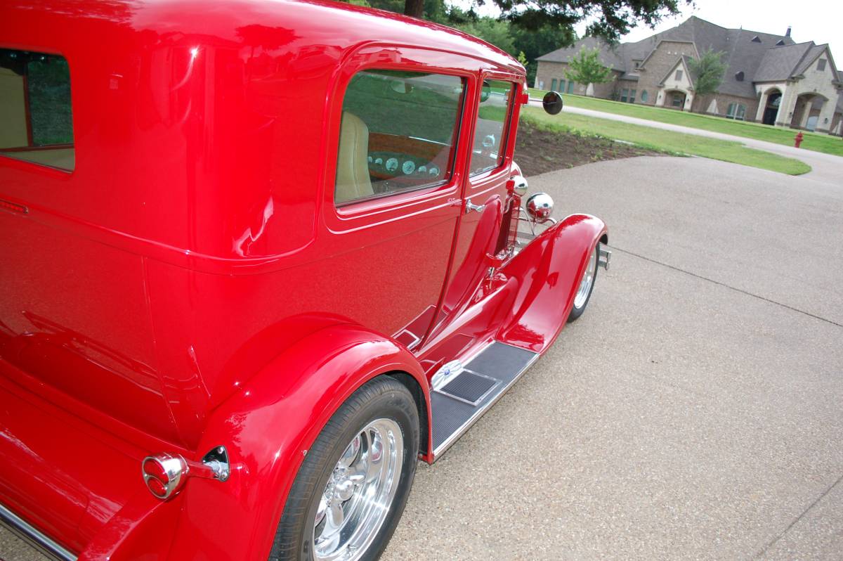 Ford-model-a-tudor-1928-red-5