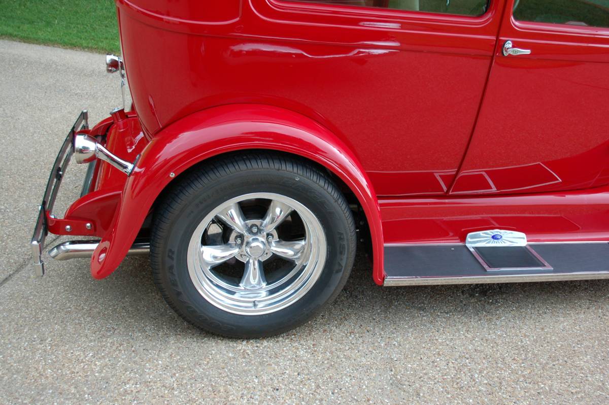 Ford-model-a-tudor-1928-red-6