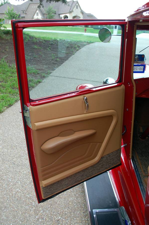 Ford-model-a-tudor-1928-red-9