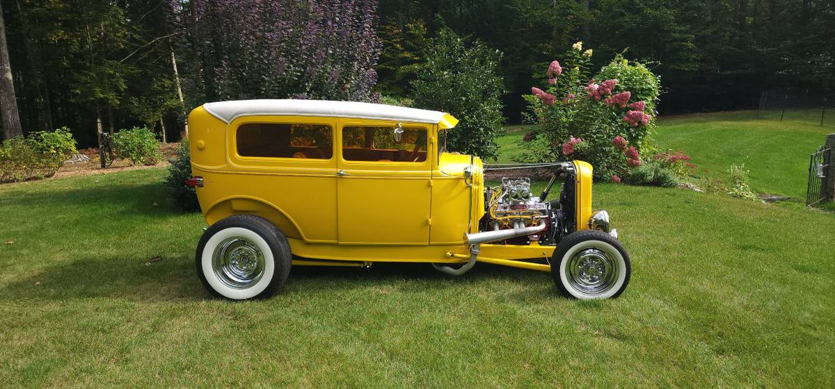 Ford-model-a-tudor-1931-yellow-1