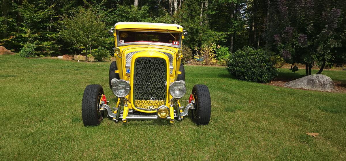 Ford-model-a-tudor-1931-yellow-2