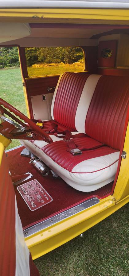 Ford-model-a-tudor-1931-yellow-22