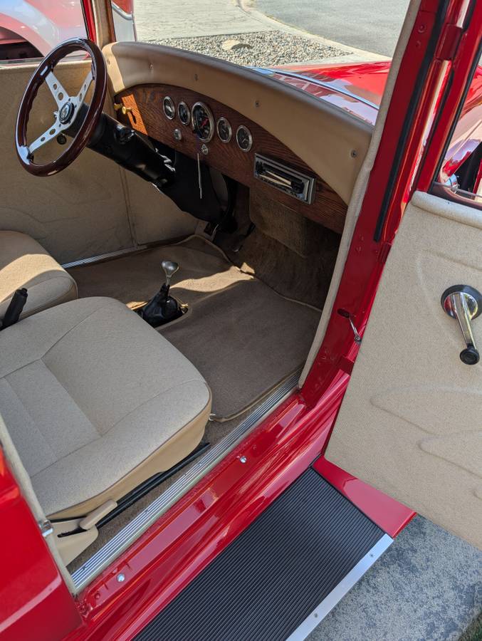 Ford-model-a-tudor-sedan-1931-red-9