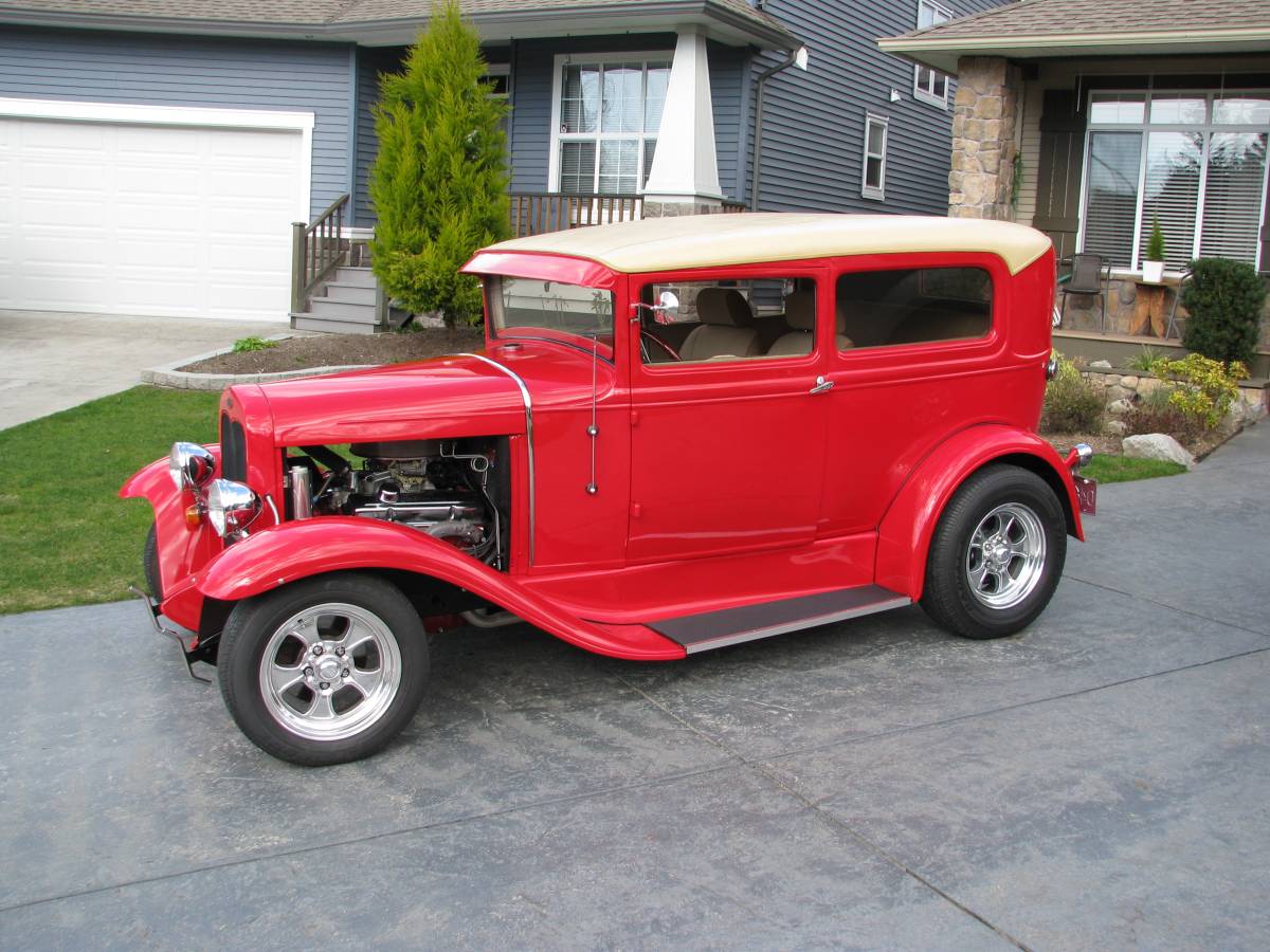 Ford-model-a-tudor-sedan-1931-red