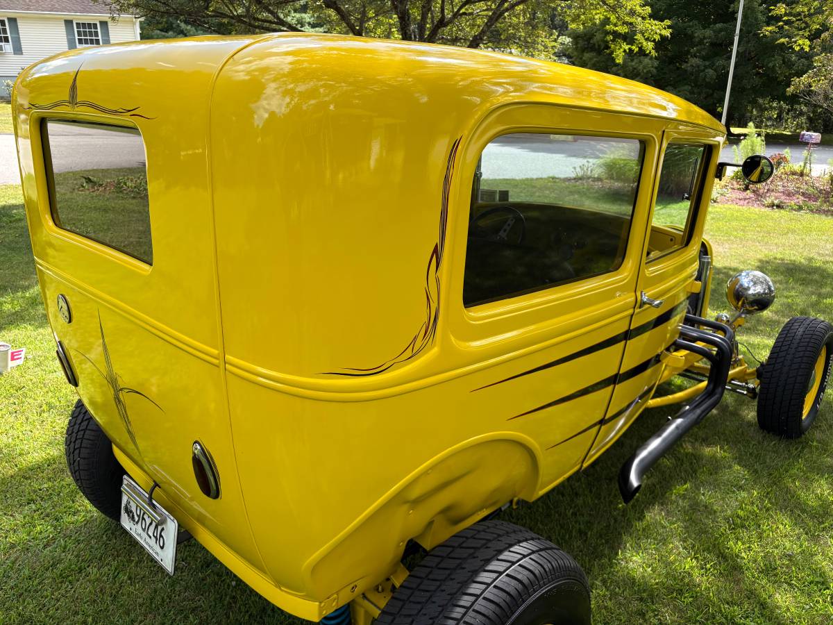 Ford-model-a-two-door-sedan-1930-yellow-1