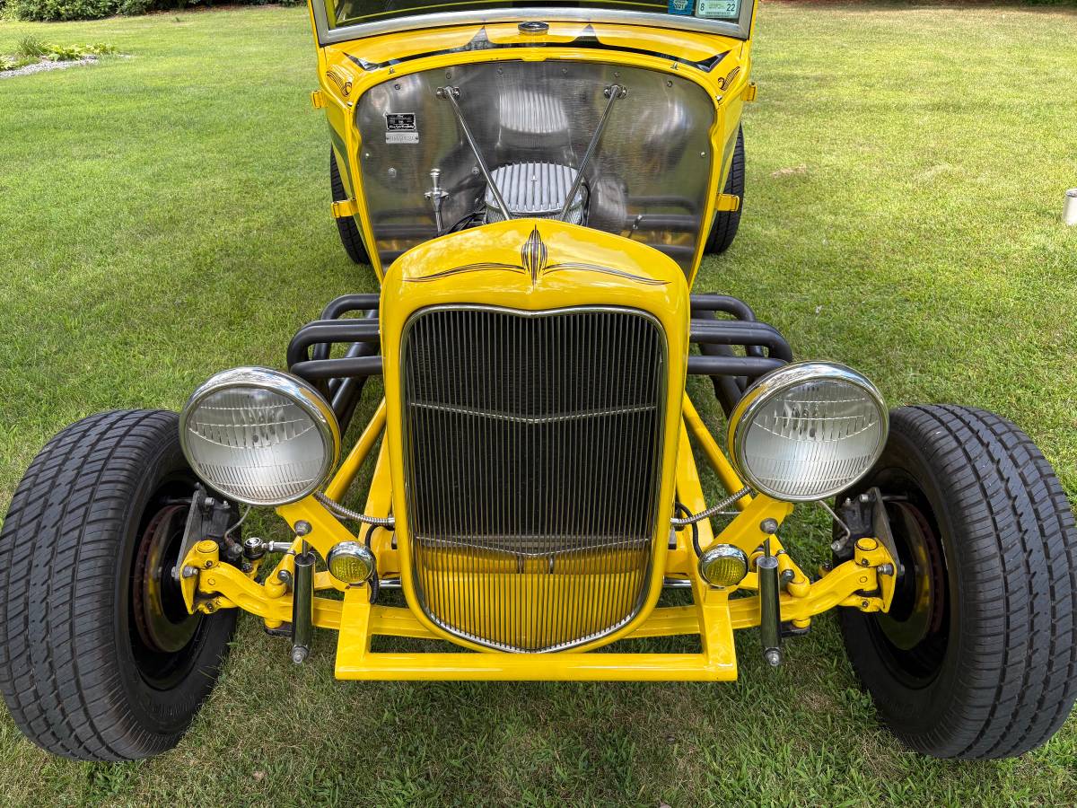 Ford-model-a-two-door-sedan-1930-yellow-6