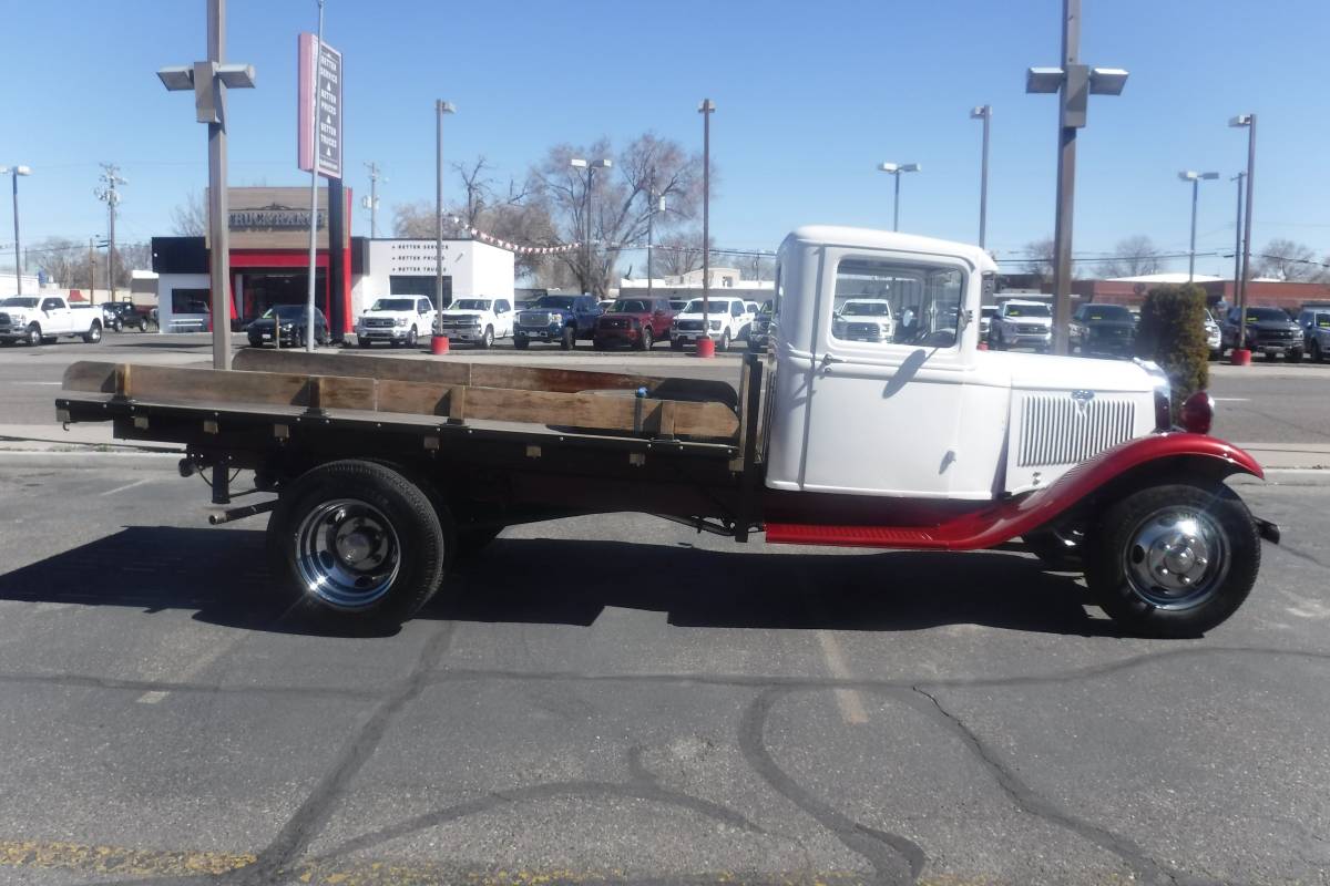 Ford-model-b-1.5-ton-truck-rest-mod-1933-10