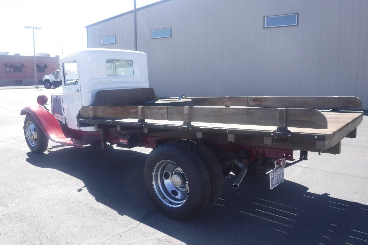 Ford-model-b-1.5-ton-truck-rest-mod-1933-12