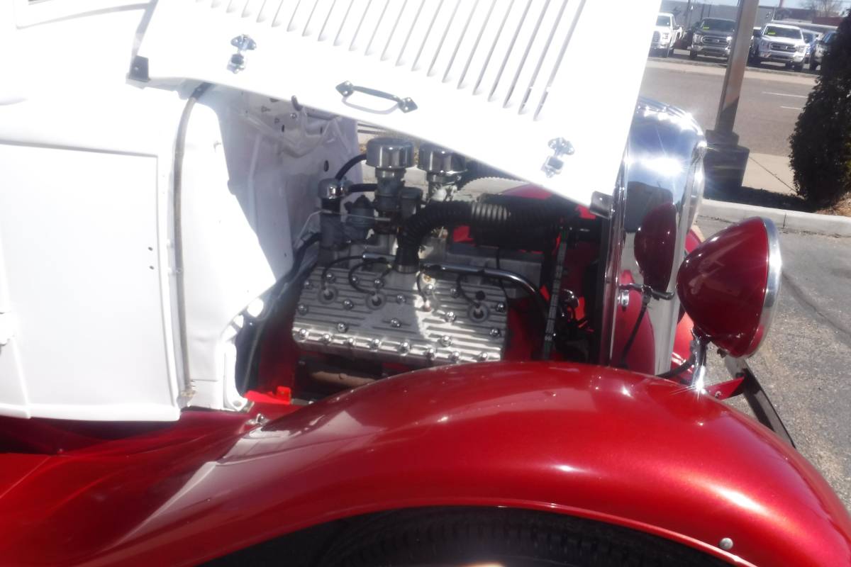 Ford-model-b-1.5-ton-truck-rest-mod-1933-15