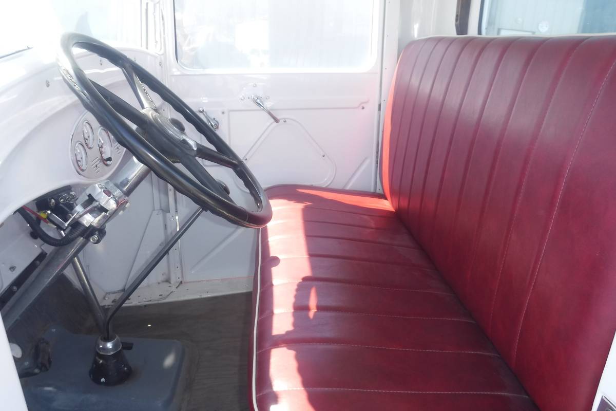 Ford-model-b-1.5-ton-truck-rest-mod-1933-6