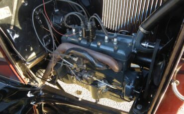 Ford-model-b-deluxe-4d-1932-custom-14