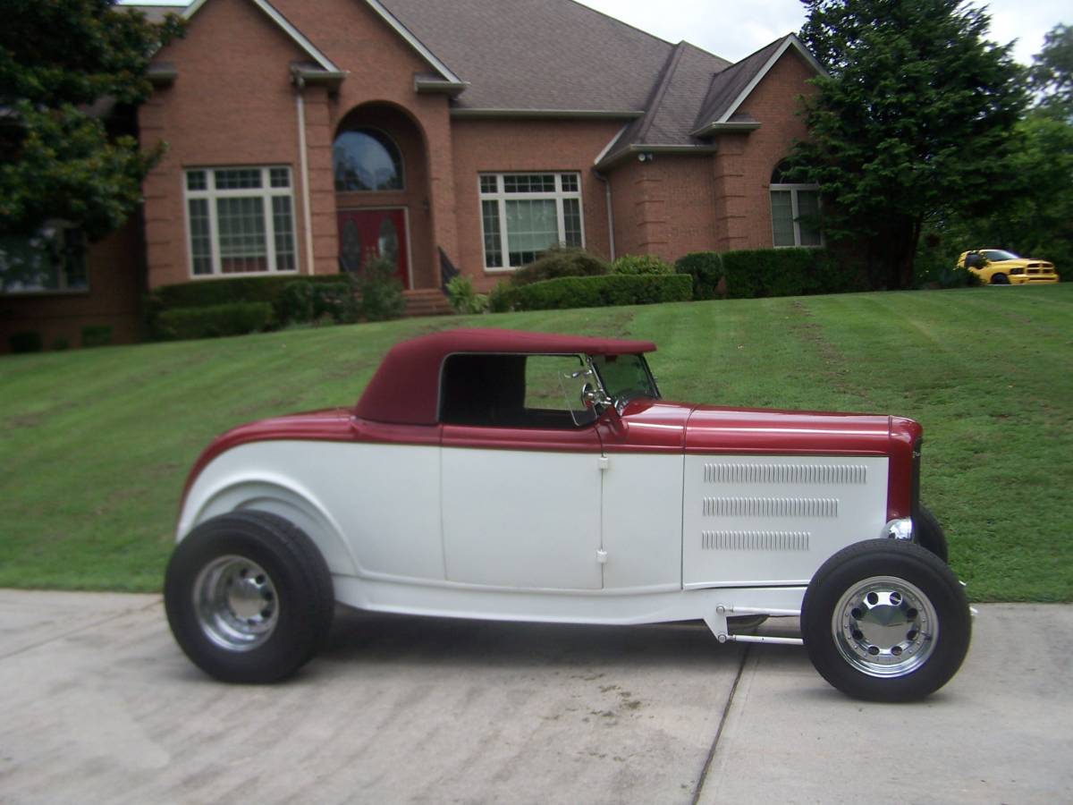 Ford-model-roadster-1932-red