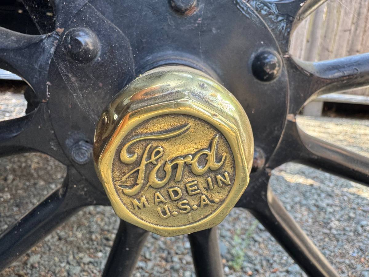 Ford-model-t-1915-black-11