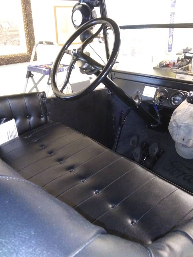 Ford-model-t-1924-black-3