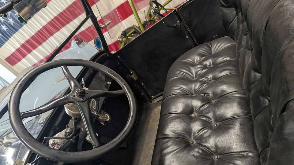 Ford-model-t-1926-black-2