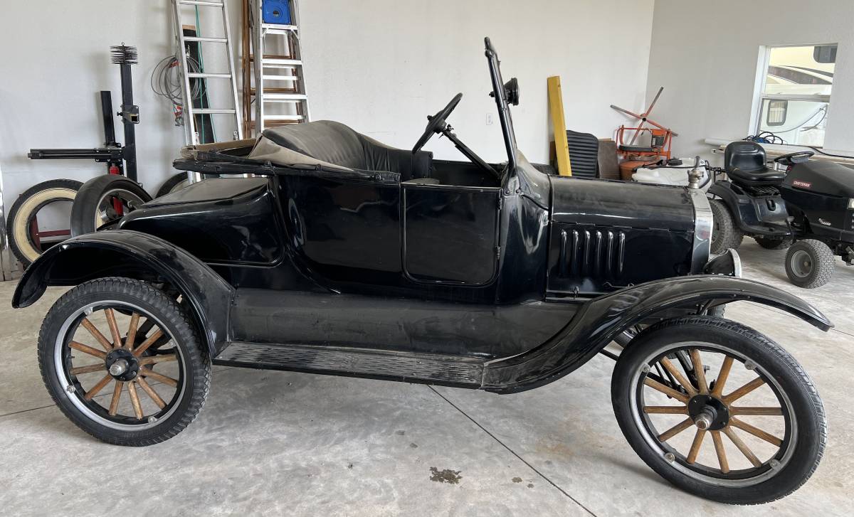 Ford-model-t-roadster-1923-black-5
