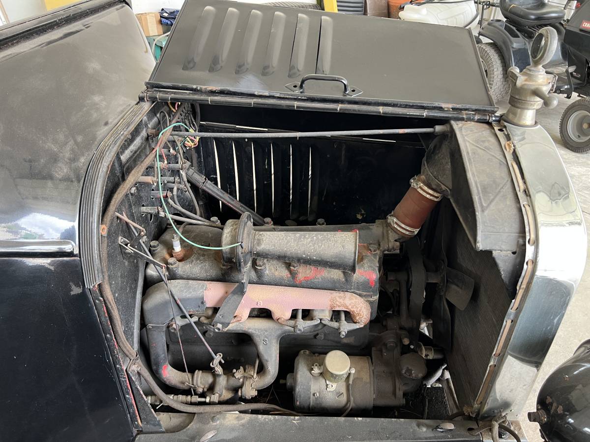Ford-model-t-roadster-1923-black-6