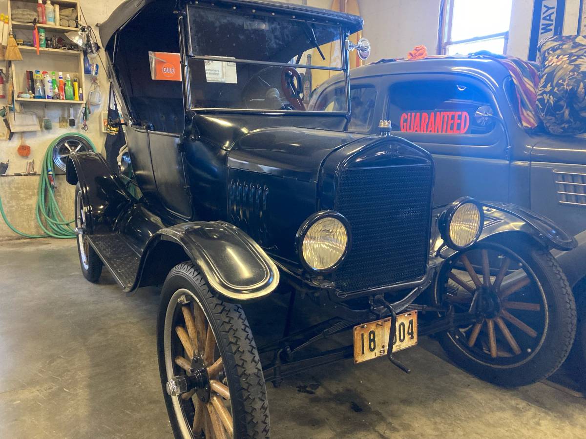 Ford-model-t-roadster-1923-black-8