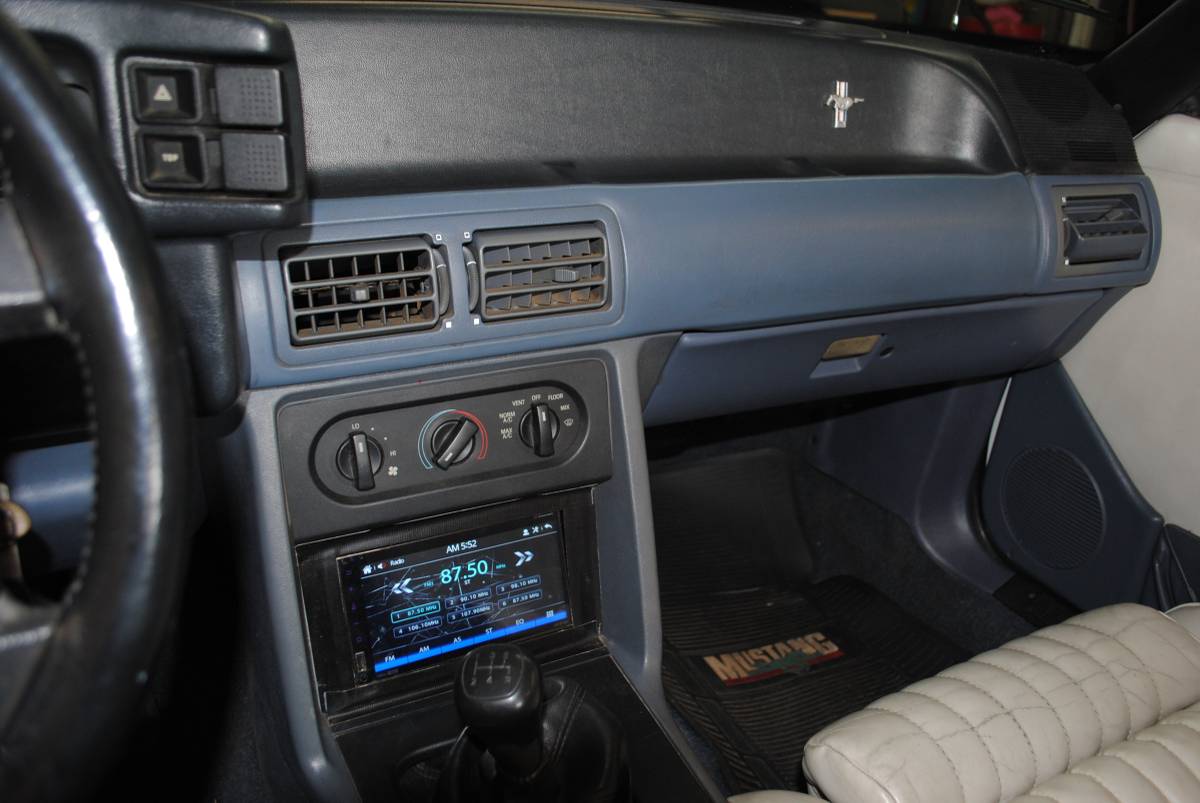 Ford-mustand-gt-convertible-1990-red-14