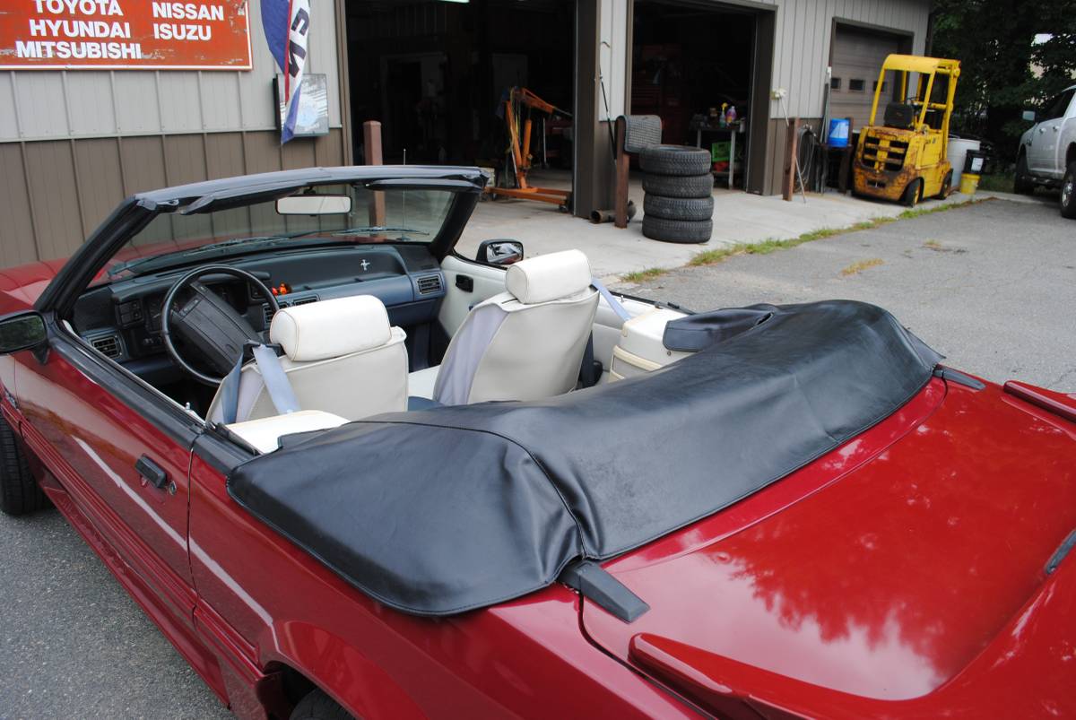 Ford-mustand-gt-convertible-1990-red-8