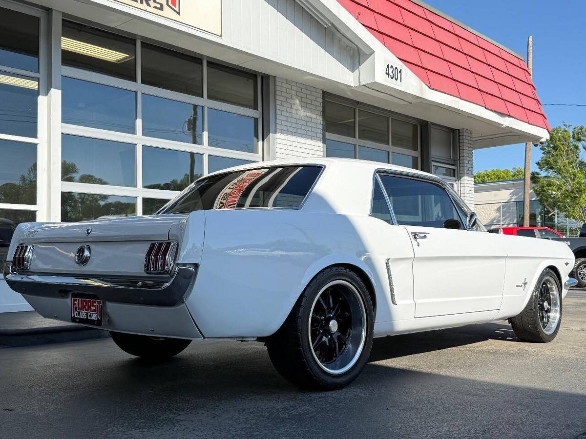 Ford-mustang-1965-white-2