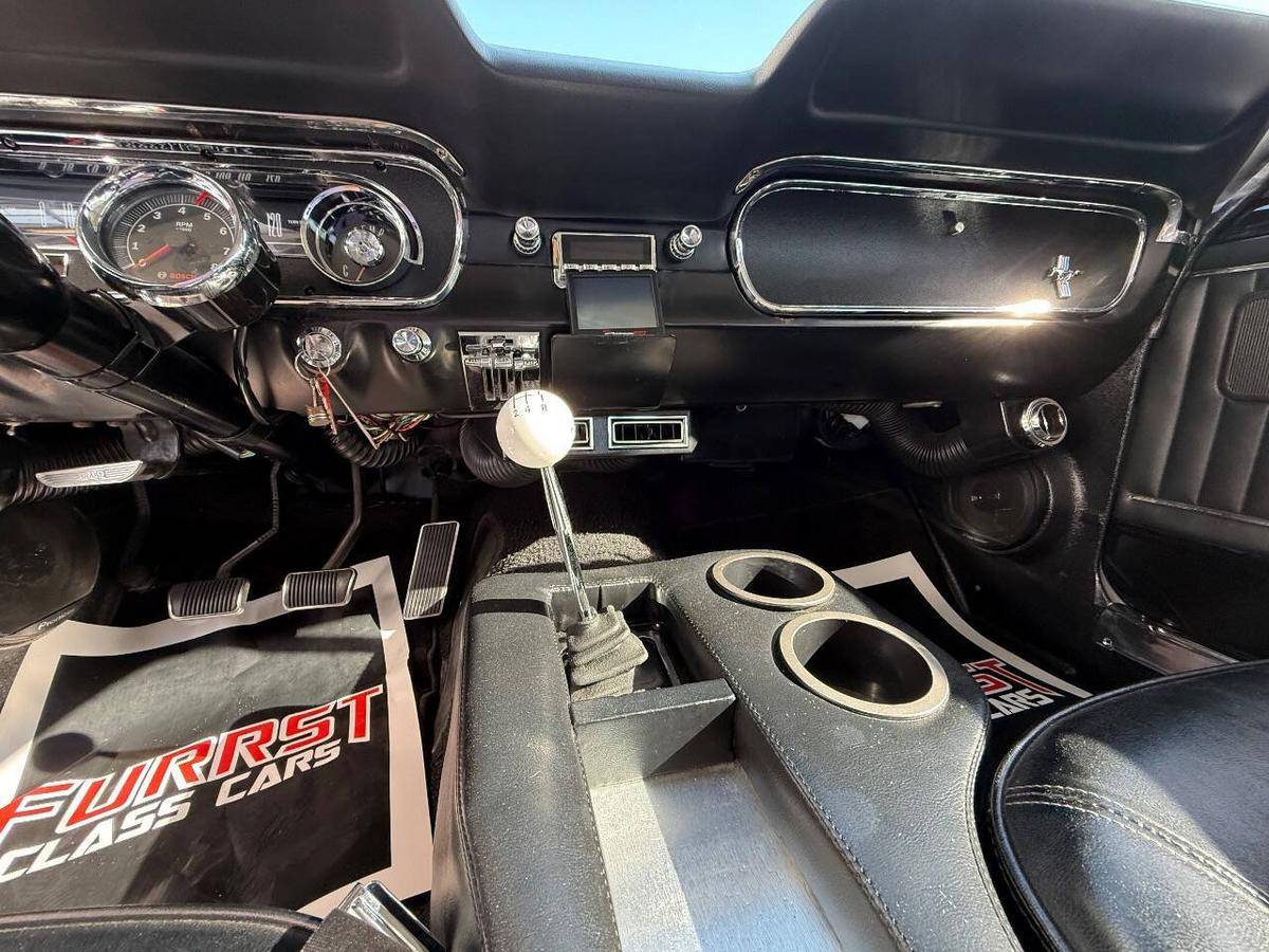 Ford-mustang-1965-white-22