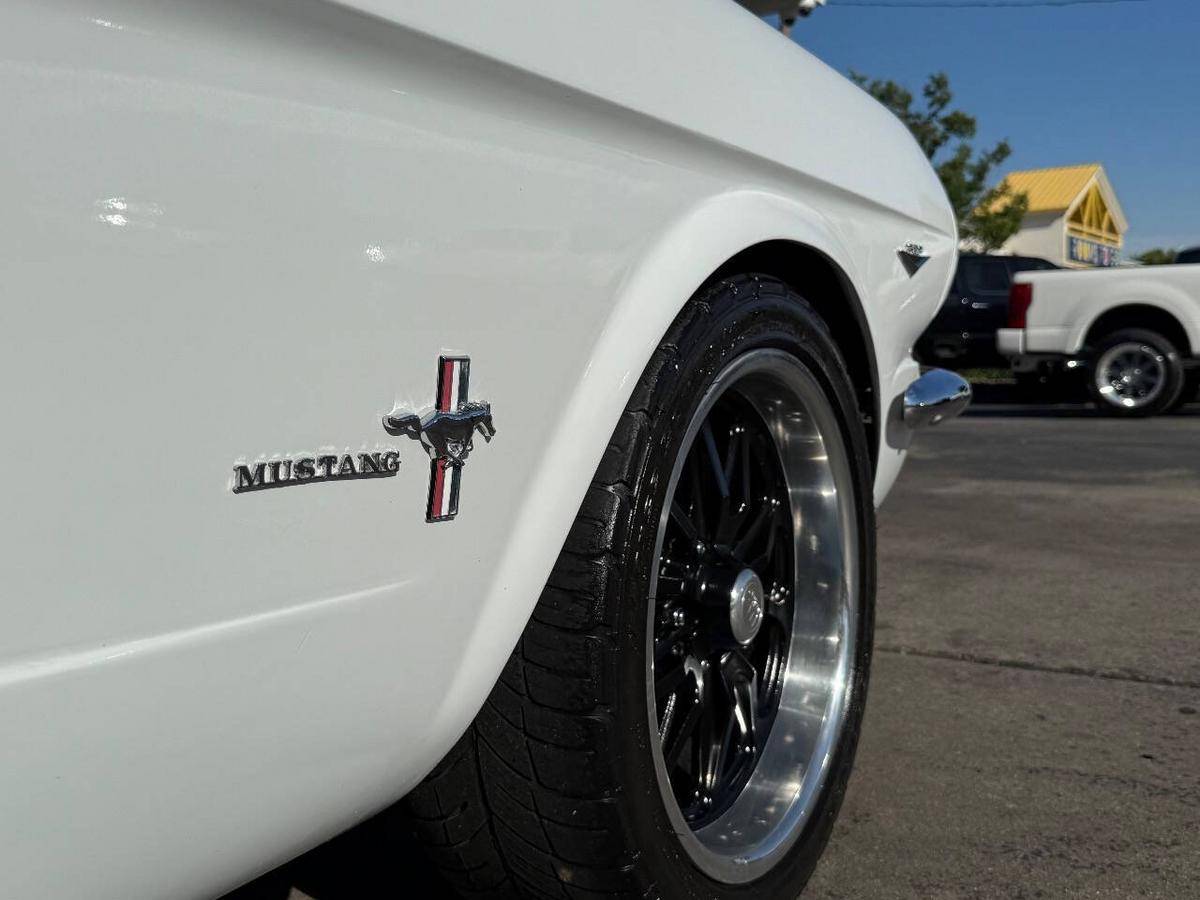 Ford-mustang-1965-white-3