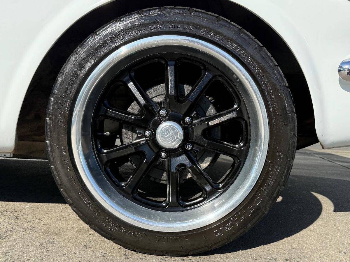 Ford-mustang-1965-white-9