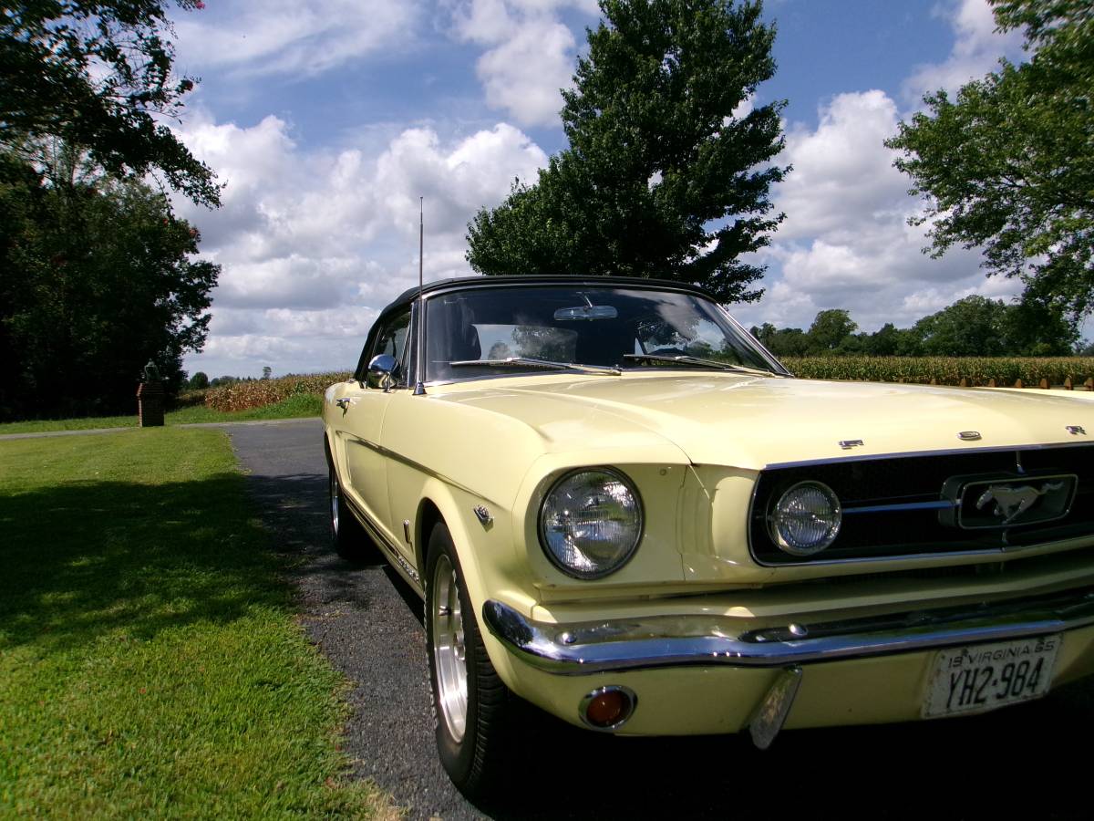 Ford-mustang-1965-yellow-1