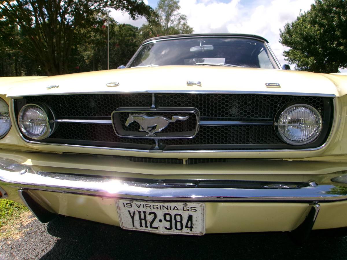 Ford-mustang-1965-yellow-3