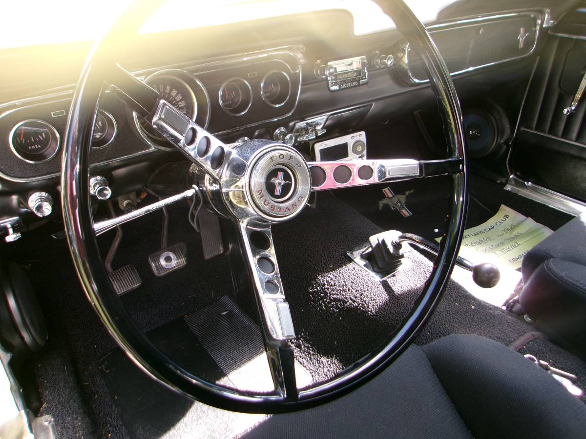 Ford-mustang-1965-yellow-7