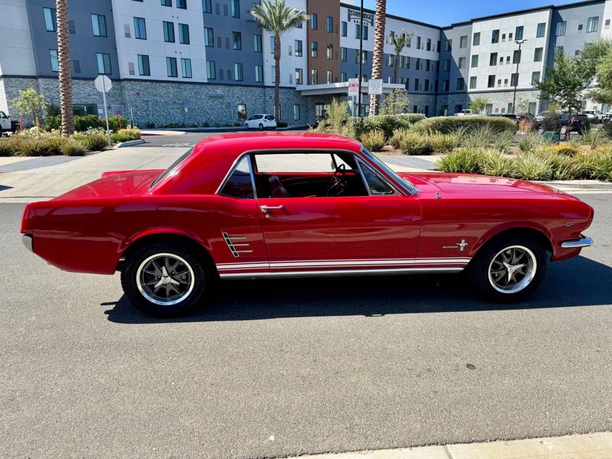 Ford-mustang-1966-8