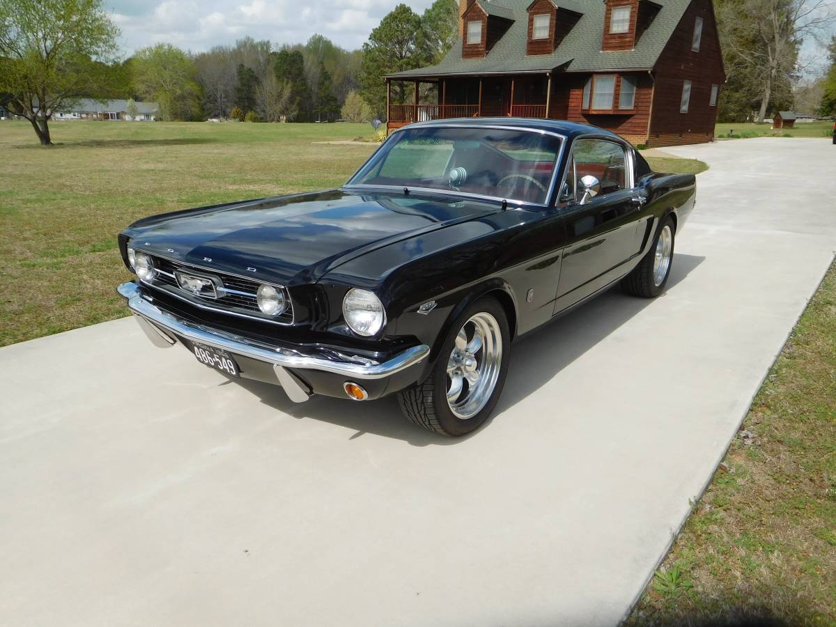 Ford-mustang-1966-black-2