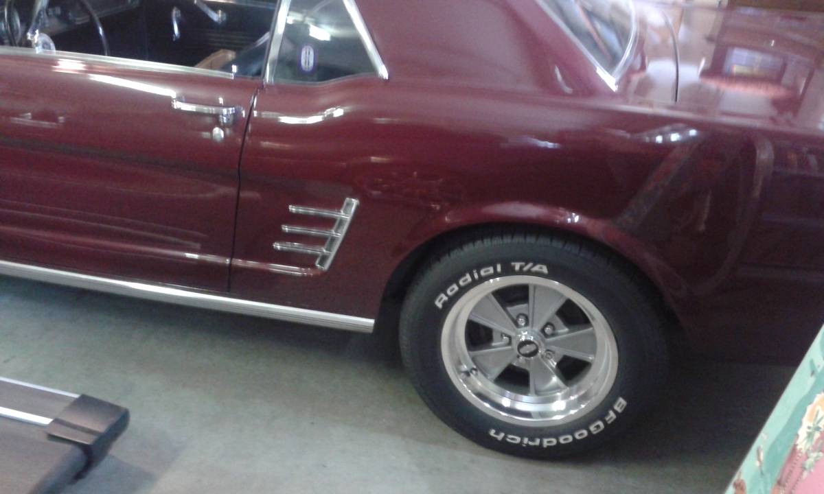 Ford-mustang-1966-purple