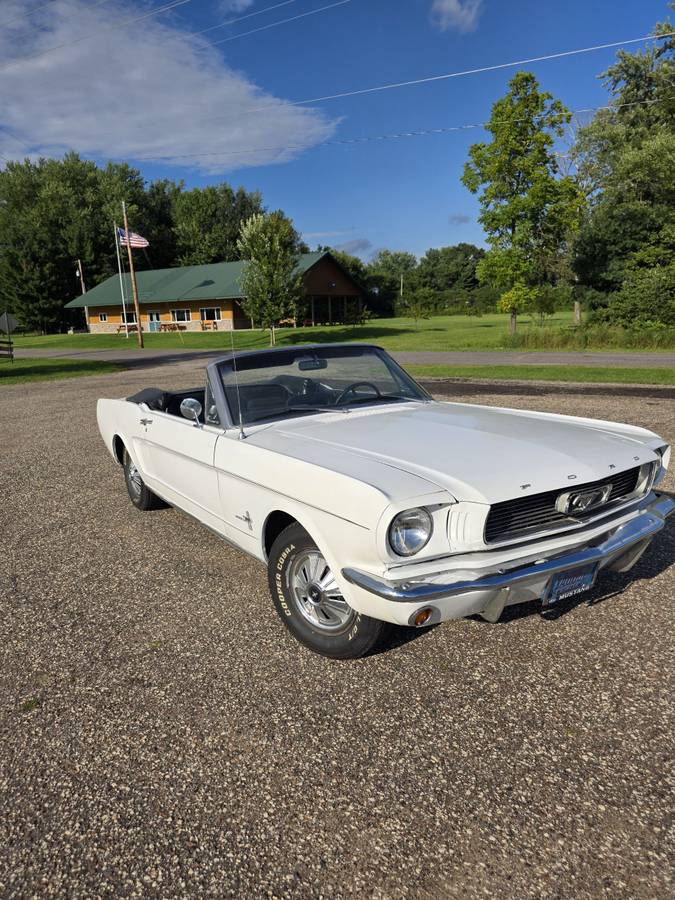 Ford-mustang-1966-white-1