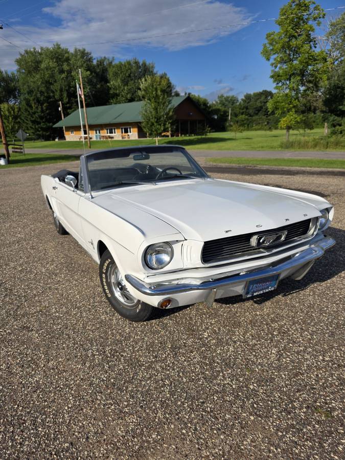 Ford-mustang-1966-white-17