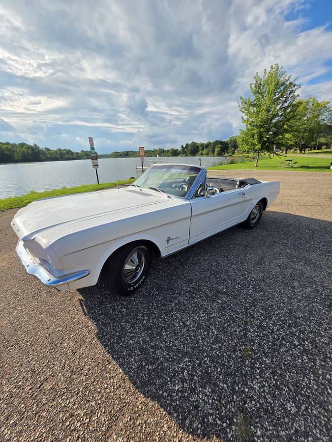 Ford-mustang-1966-white-2