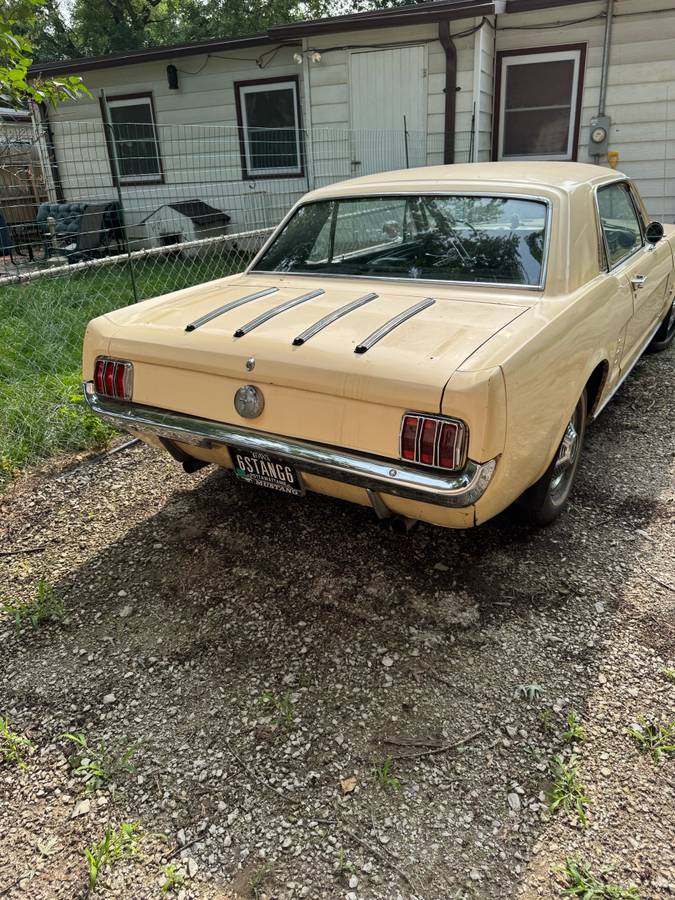Ford-mustang-1966-yellow-2