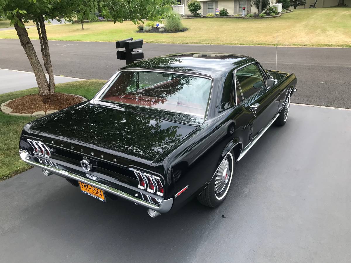 Ford-mustang-1967-black-10